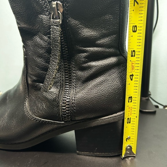 Clarks Nevella Devon Side Zip Ankle Boots Black Leather Bootie Heels Women's 9.5 - Picture 10 of 10